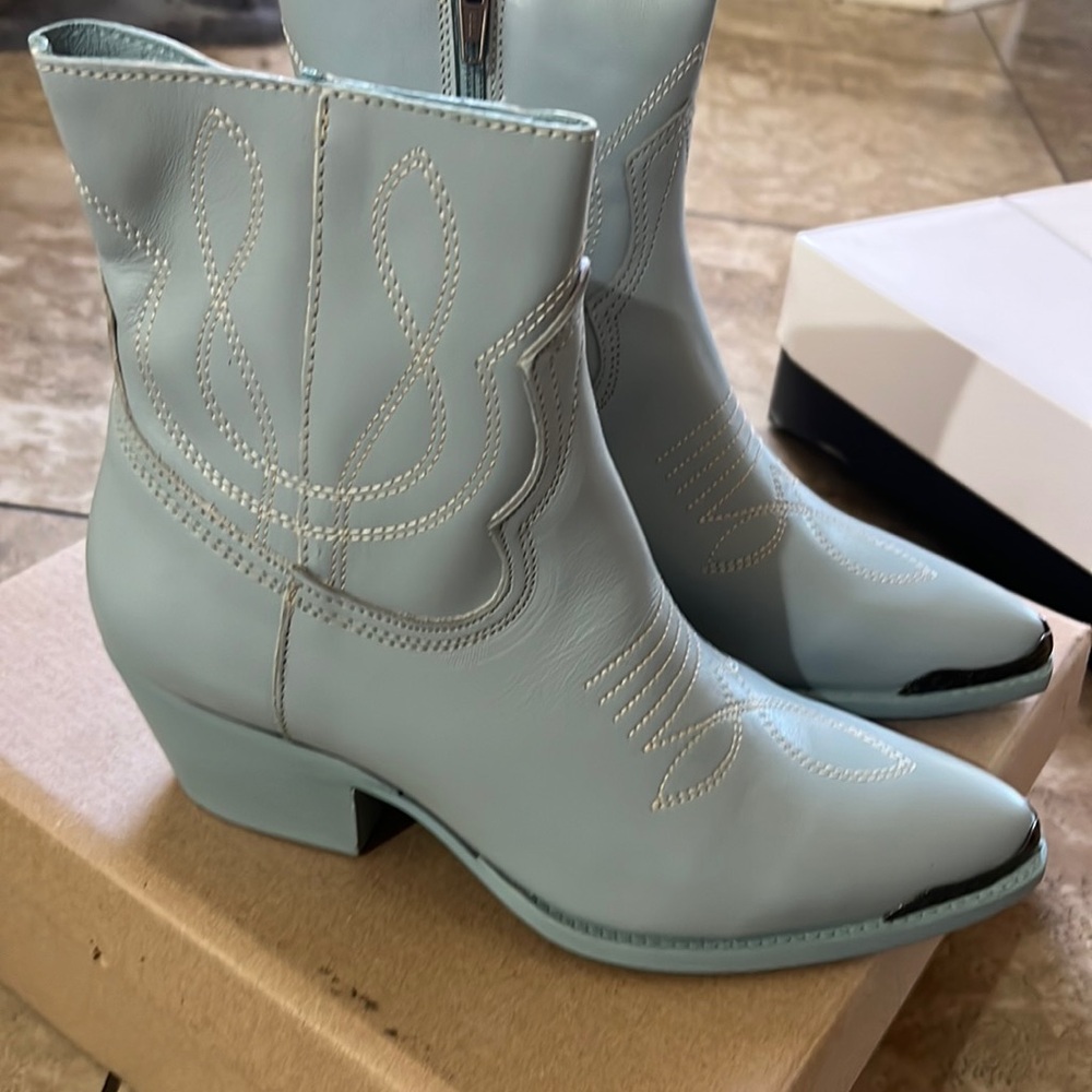 Steve Madden Boots size 8